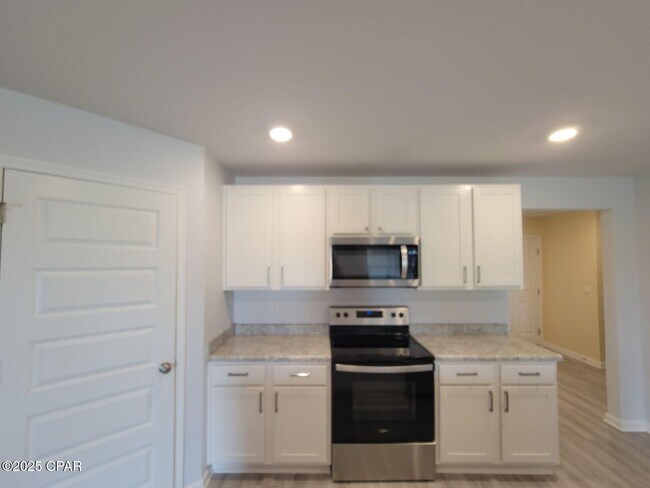 Building Photo - 6585 Slabinski Ln