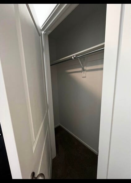 Building Photo - 3182 E Elkhorn Ln