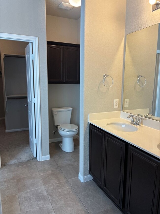 Building Photo - Beautiful 3BR 2.5BA Home w/ Community Pools and Trails • Granite Counters • Detached 2-Car in  Tu...