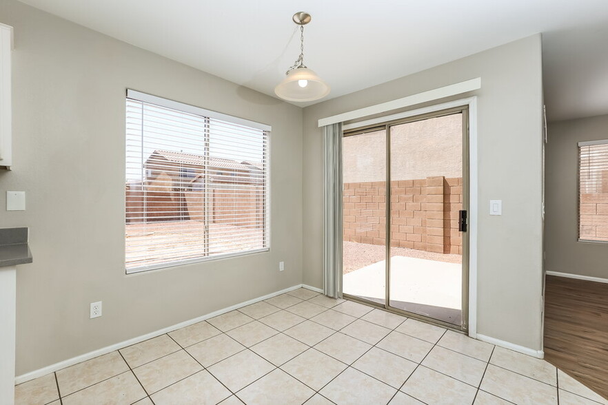 Building Photo - 12415 W El Nido Ln