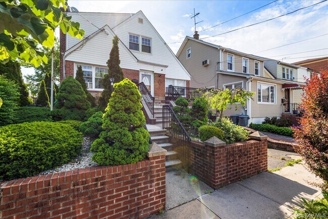 Building Photo - 59-46 157th St