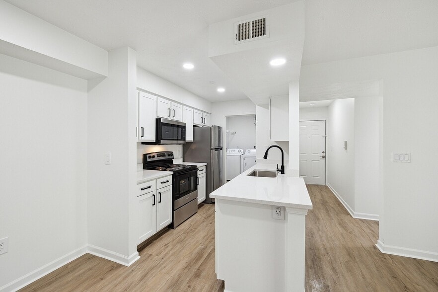 Building Photo - Kennedys Landing