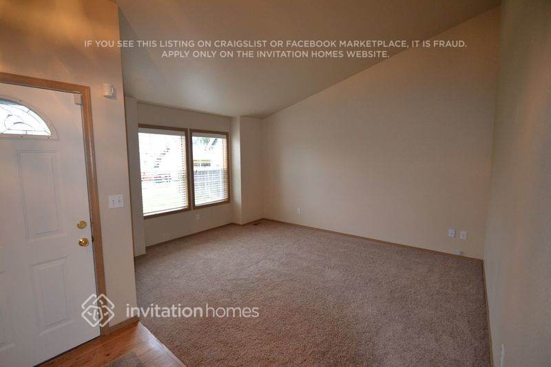 Building Photo - 306 Deeded St