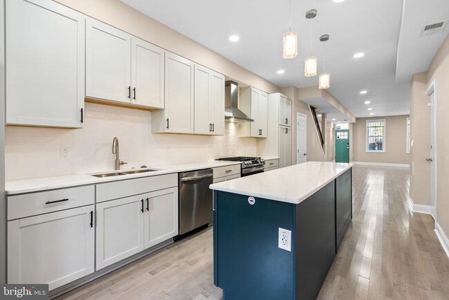 Building Photo - 1641 4th St NW