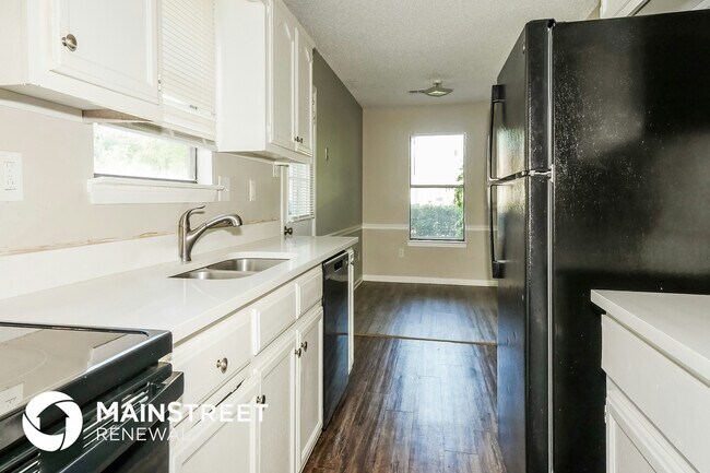 Building Photo - 4354 Rosswood Dr