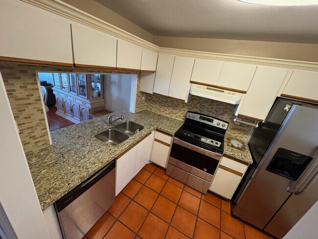 Building Photo - 15710 E Waterside Cir