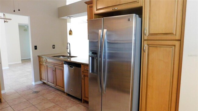 Building Photo - 9353 Vía Segovia