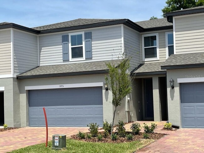 Building Photo - 975 Robin Holly St