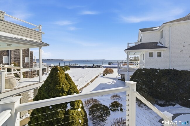 Building Photo - 2 Miller St