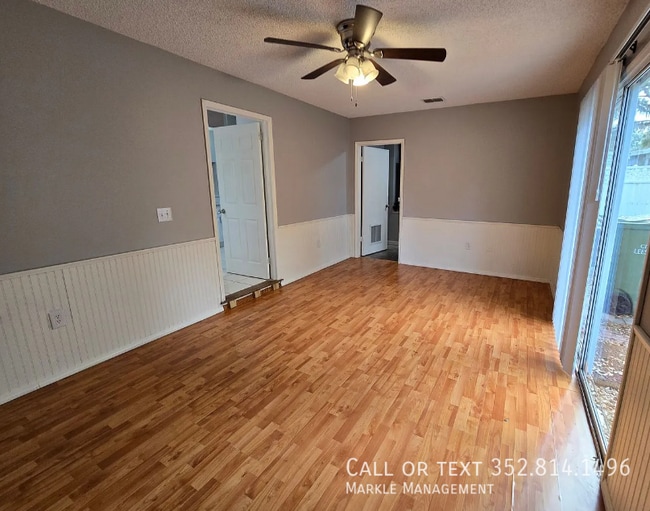Building Photo - 2703 Lorraine Dr
