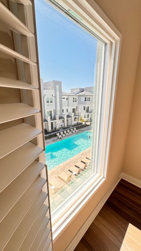 Building Photo - 1307 W Cara Dr