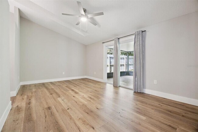 Building Photo - 7301 Spring Villas Cir