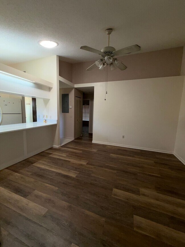 Building Photo - 250 Terrace Hill Blvd
