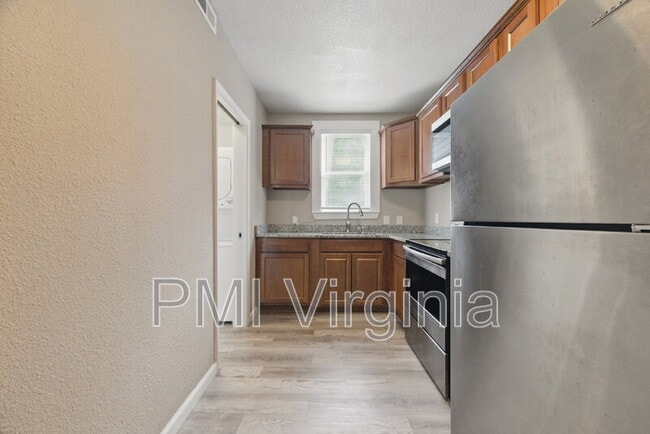 Building Photo - 1619 E Ocean View Ave