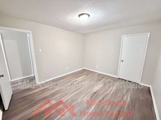 Building Photo - 4077 Forest View Dr