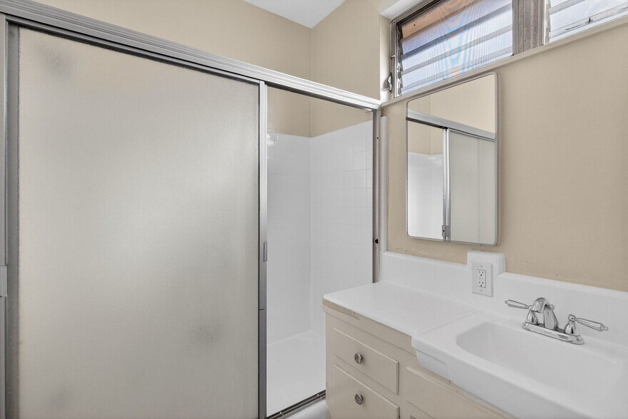 Building Photo - 3888 Potomac Ave