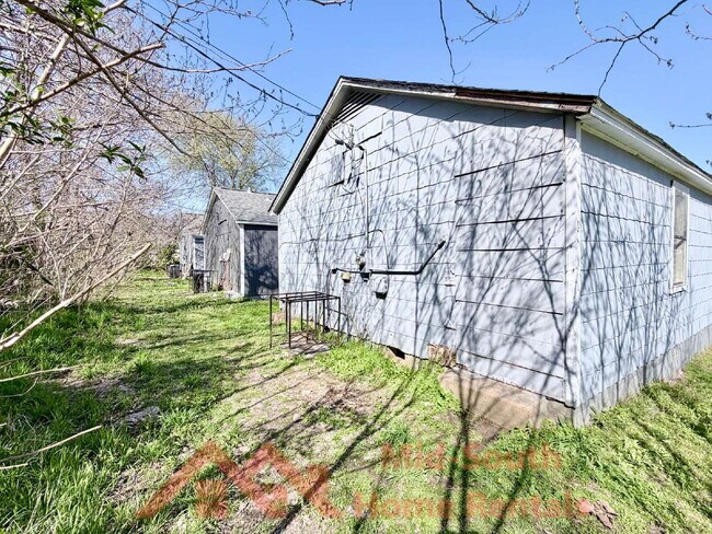 Building Photo - 1549 Patton St