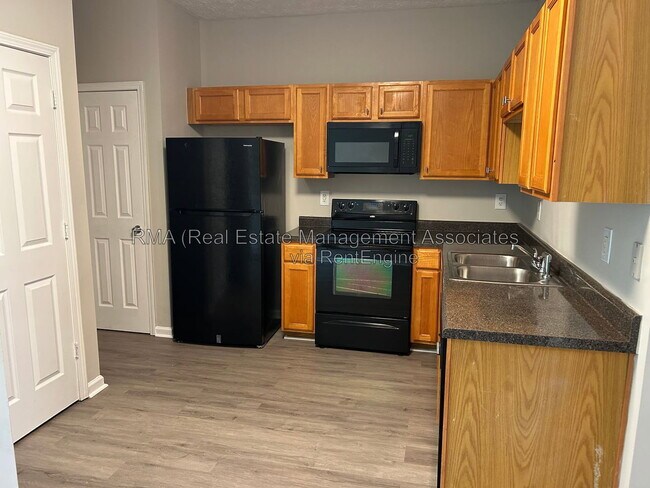 Building Photo - 1768 Carrington Dr