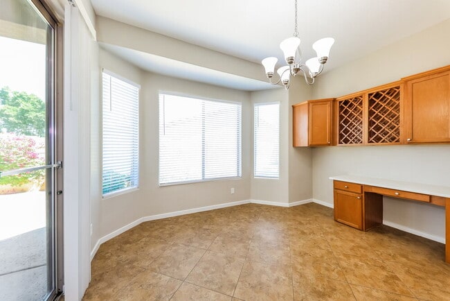 Building Photo - 1812 E South Mountain Ave