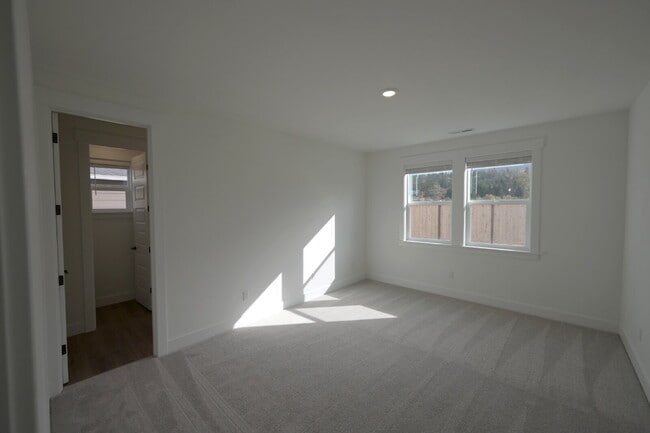 Building Photo - Brand new 2 bed 2 bath home in Rolling Hil...