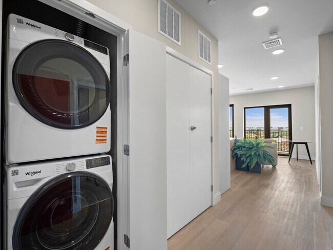 Building Photo - 249 Corey Rd