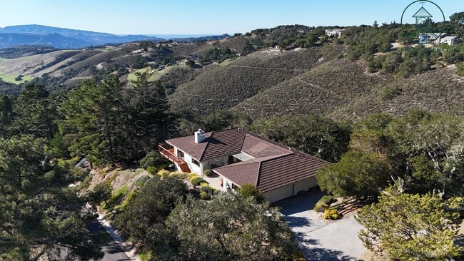 Building Photo - Impeccable Laureles Grade Estate Property with Valley Views