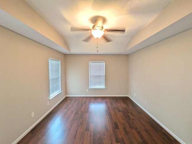 Building Photo - 264 Lynbrook Way