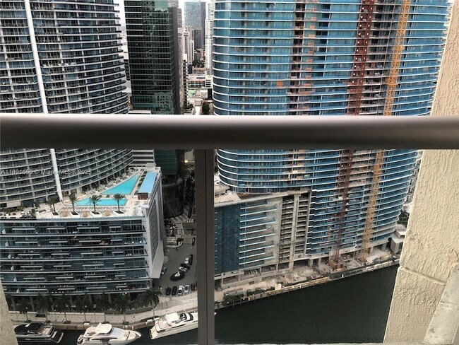 Building Photo - 475 Brickell Ave