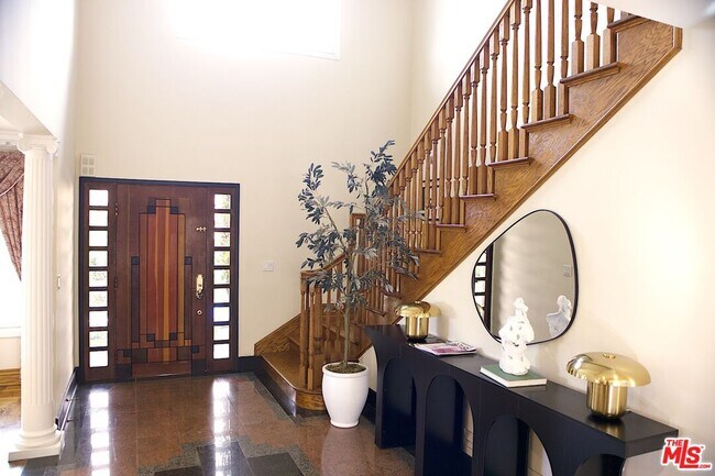 Building Photo - 11502 Dona Teresa Dr