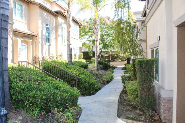 Building Photo - Murrieta 2 Bedroom Townhome + Office, Loft and 2 Car Garage
