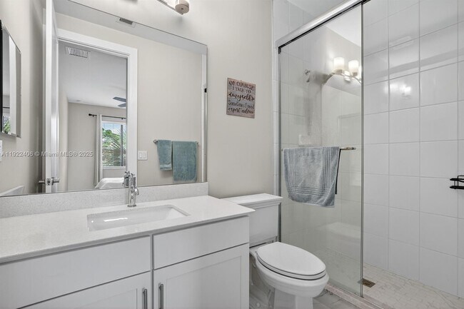 Building Photo - 1402 SW 4th Ave