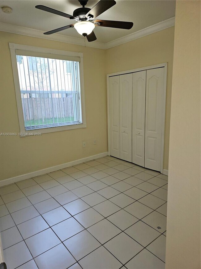 Building Photo - 1543 SE 25th St