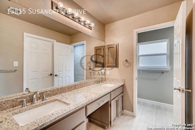 Building Photo - 13815 Susancrest Dr