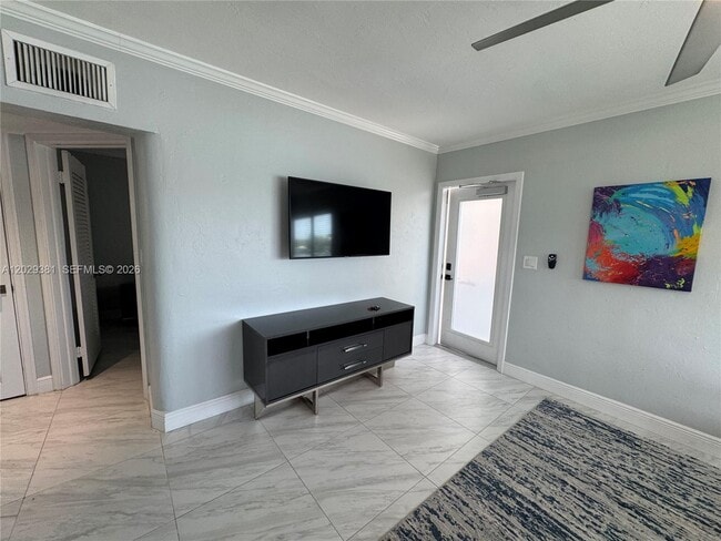 Building Photo - 508 Hendricks Isle