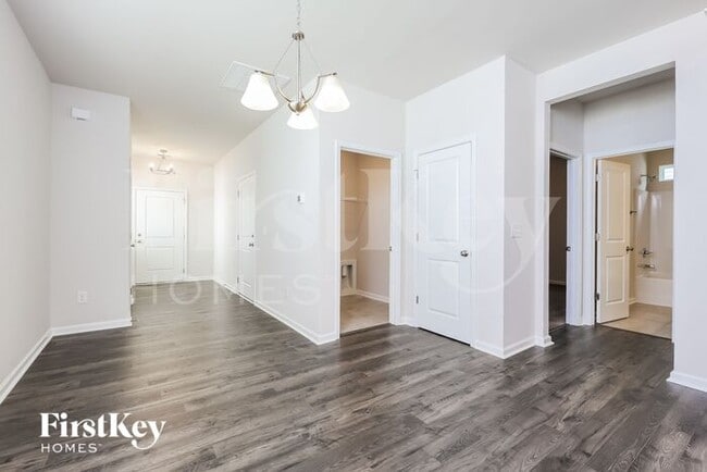 Building Photo - 715 Ridgemoor Trl