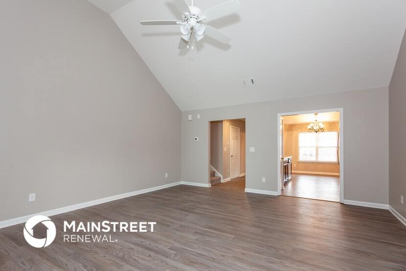 Building Photo - 5139 Kiev Dr