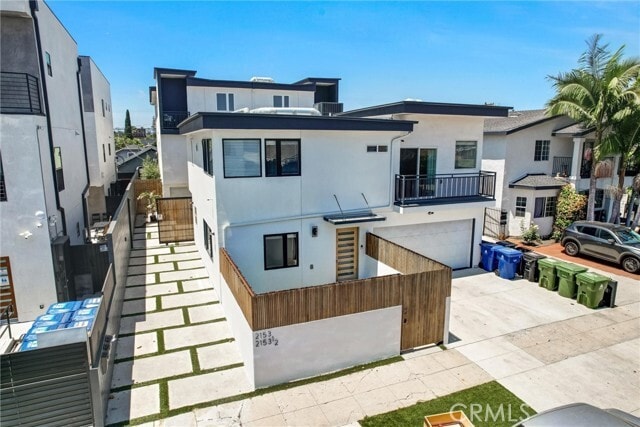 Building Photo - 2153 S West View St