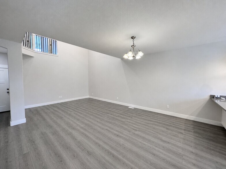 Building Photo - 4492 W Watchmen Wy