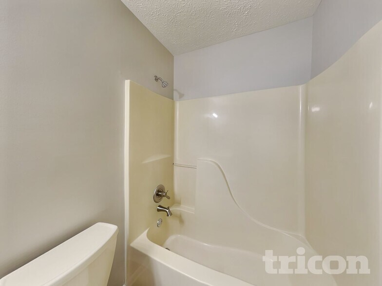 Building Photo - 12115 Mockernut Ct