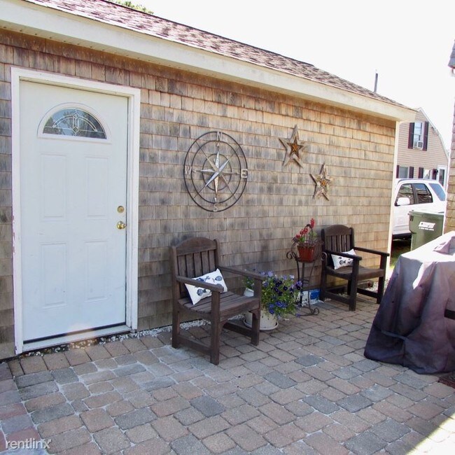 Building Photo - 3 br, 2 bath House - 46 Noble Ave