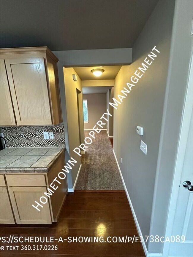 Building Photo - 7011 Prism St SE