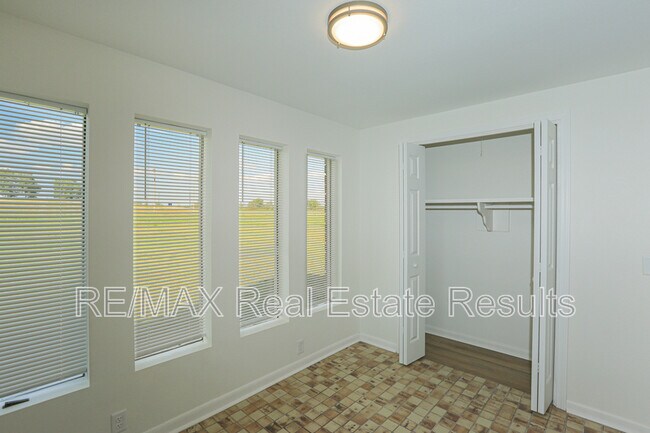 Building Photo - 1741 E 1st Ave