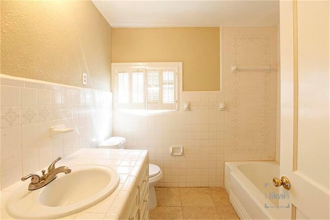 Building Photo - 3216 Avenue I