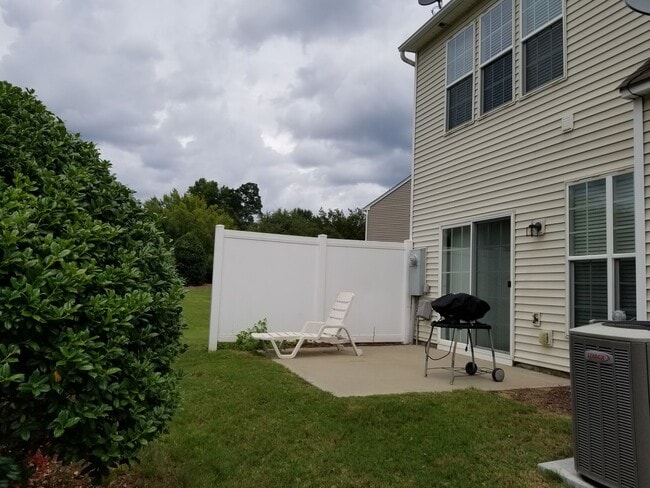 Building Photo - 3BR/2.5BA Townhome in Prim Ballantyne Loca...