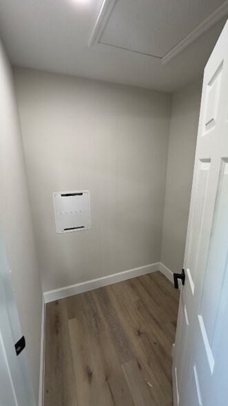 Primary Photo - 303 E Oak St