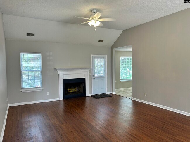 Building Photo - 405 Beech Glen Dr