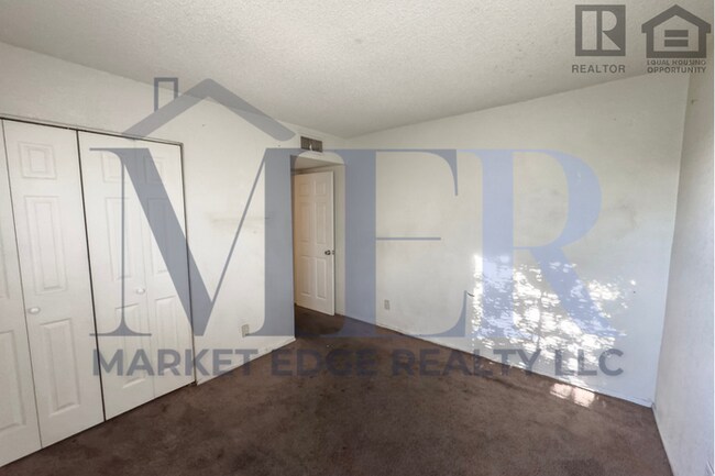 Building Photo - 2Bed/1.5Bath Ground Floor Townhouse at Glendale Ave/27th Ave! Ready for Immediate Move-In! -- GAR...