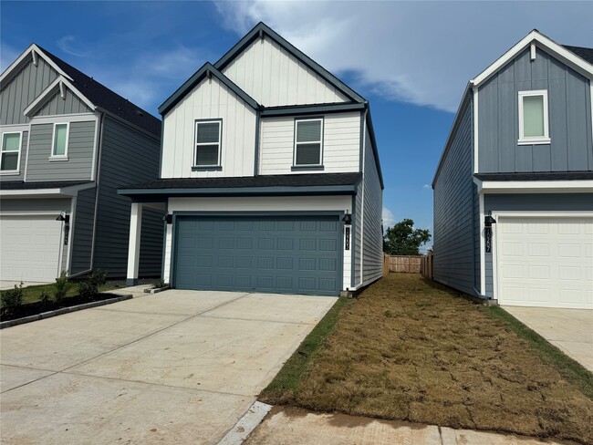 Building Photo - 10203 Spring Branch Trail