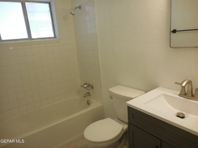 Building Photo - 3608 Sheppard Ave