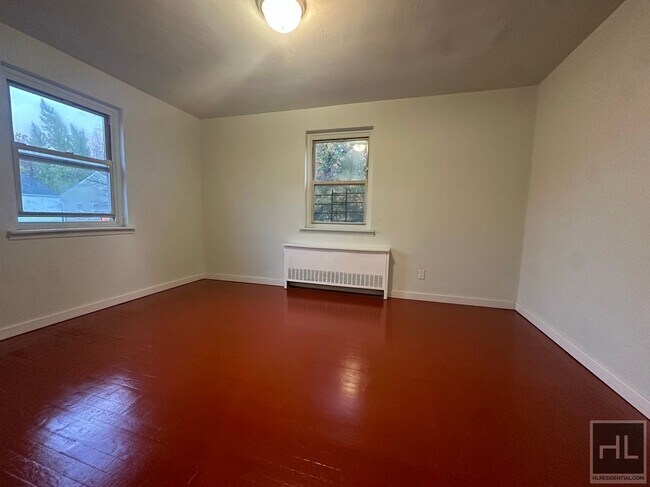 Building Photo - 76 AVENUE